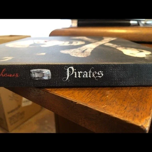 Pirates Book - Picture 2 of 4